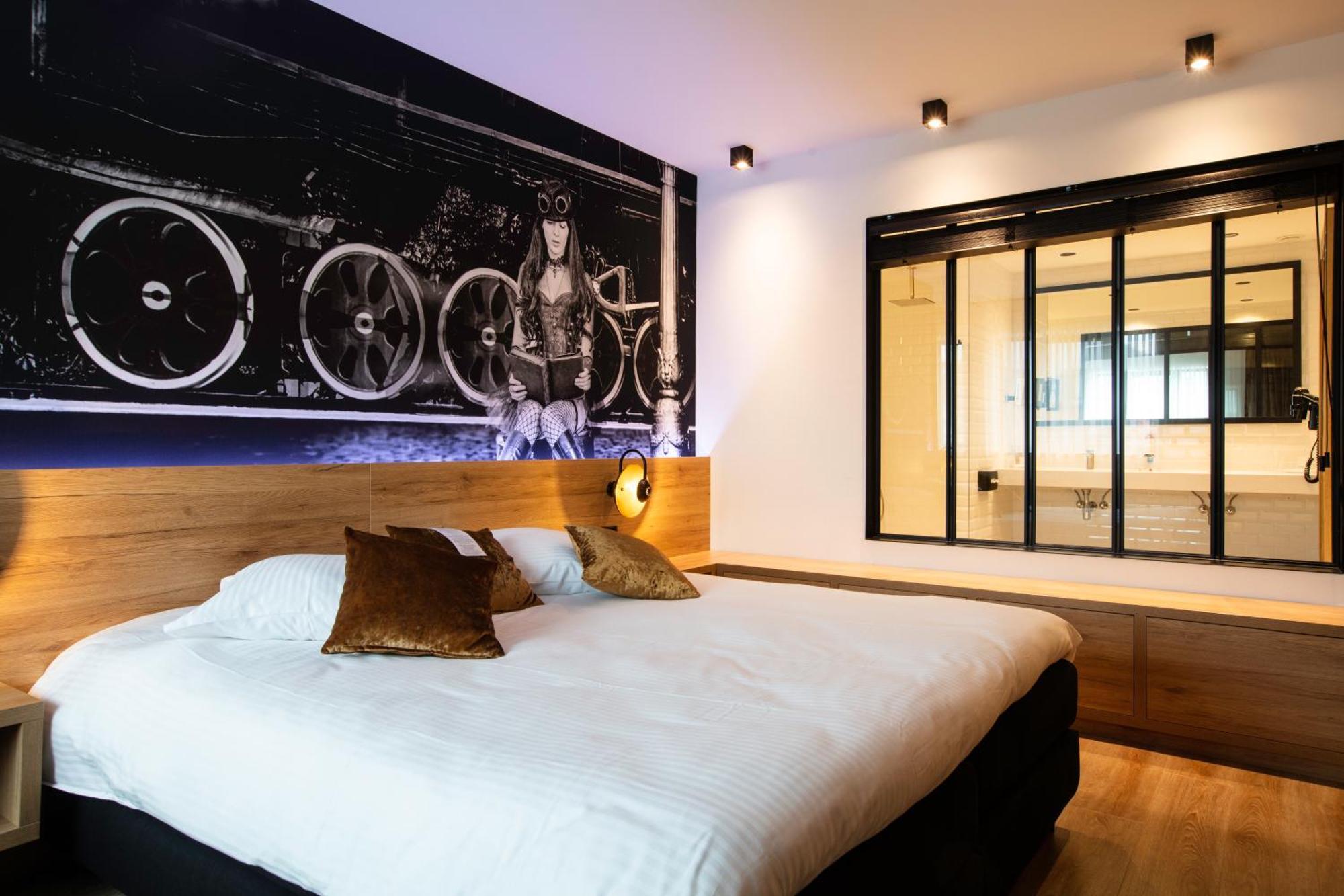 Hotel Leo Station, Villa Et Annexes Bastogne Zewnętrze zdjęcie