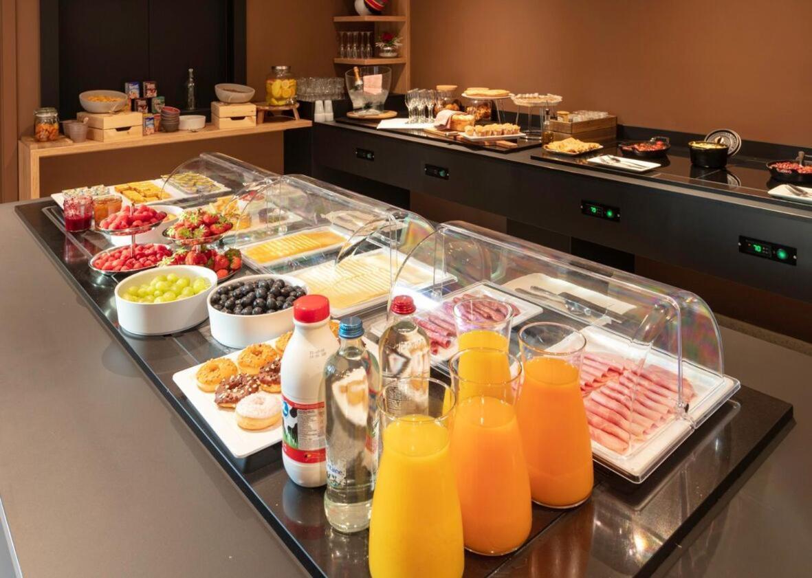 Hotel Leo Station, Villa Et Annexes Bastogne Zewnętrze zdjęcie